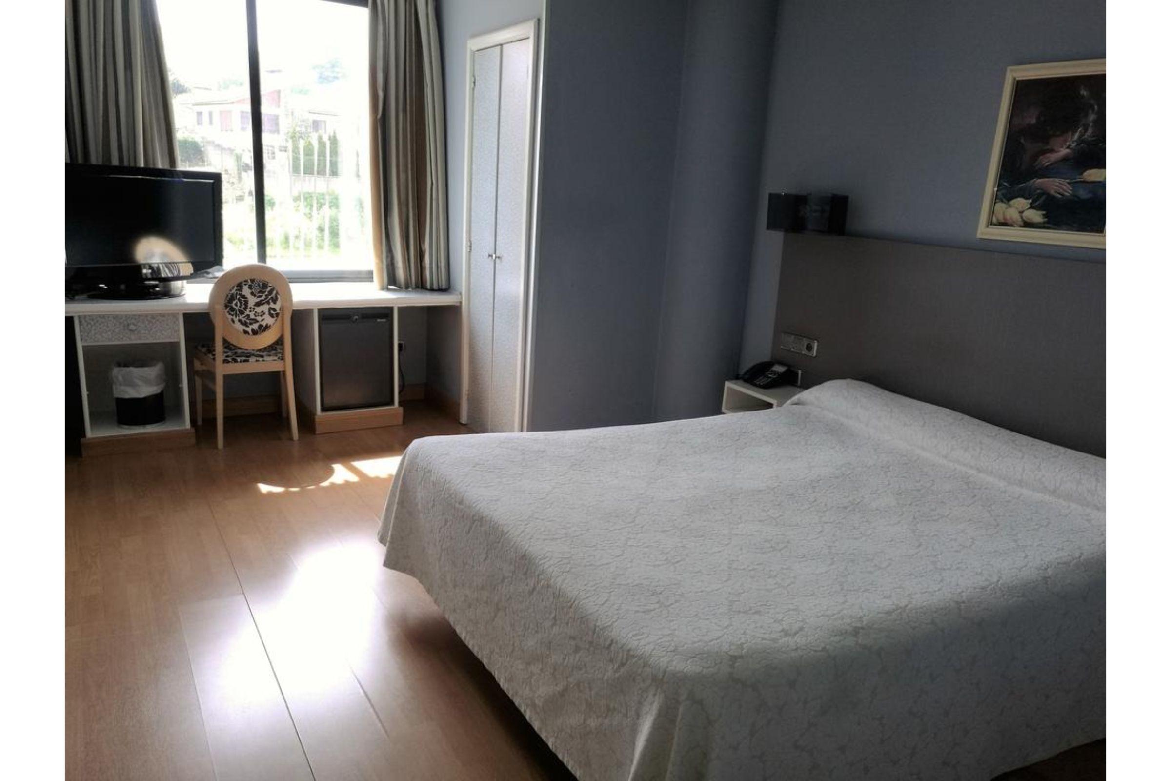 Hotel City House Las Lomas Oviedo Bagian luar foto