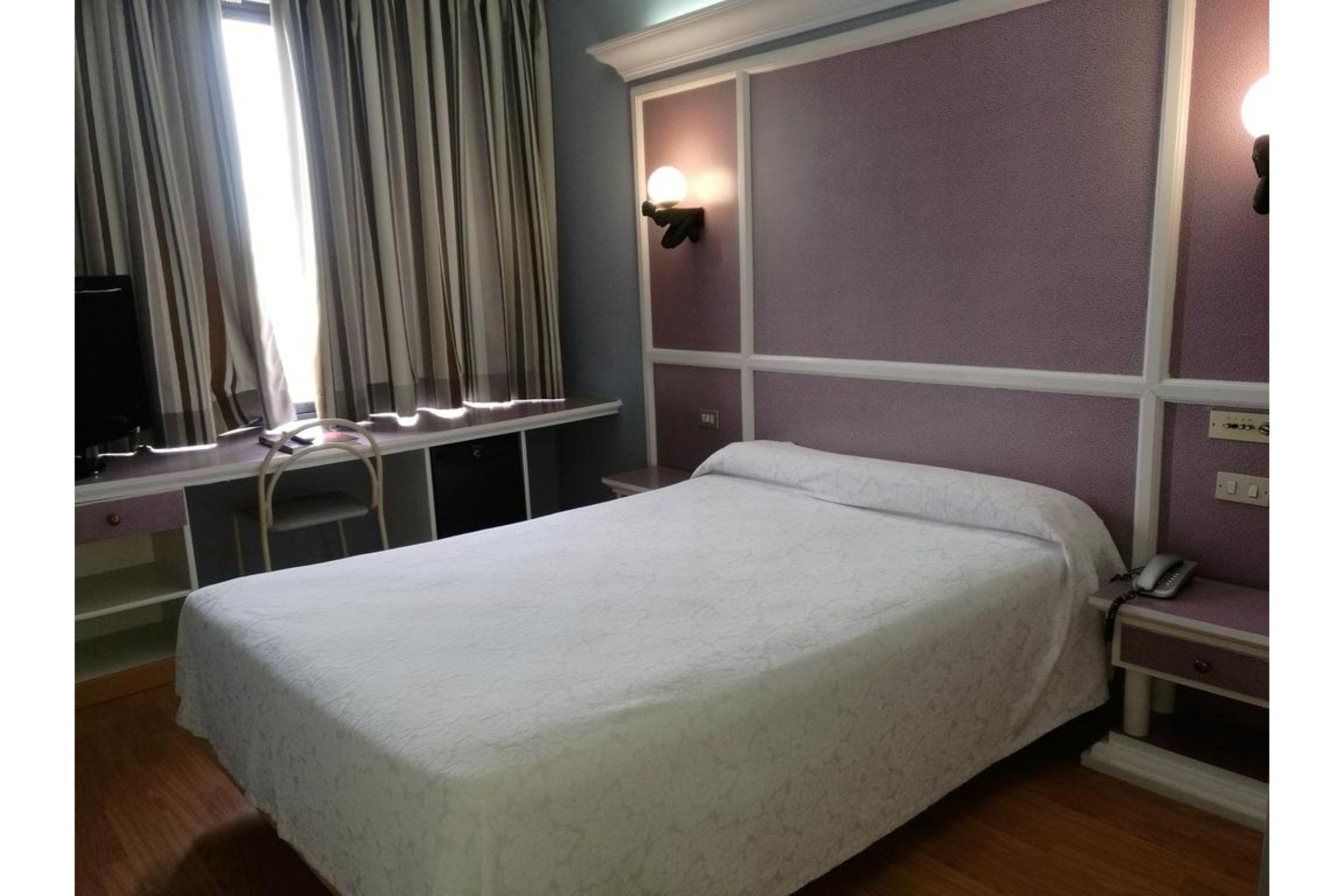 Hotel City House Las Lomas Oviedo Bagian luar foto