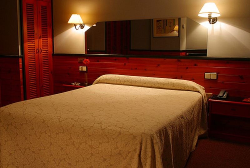 Hotel City House Las Lomas Oviedo Bagian luar foto