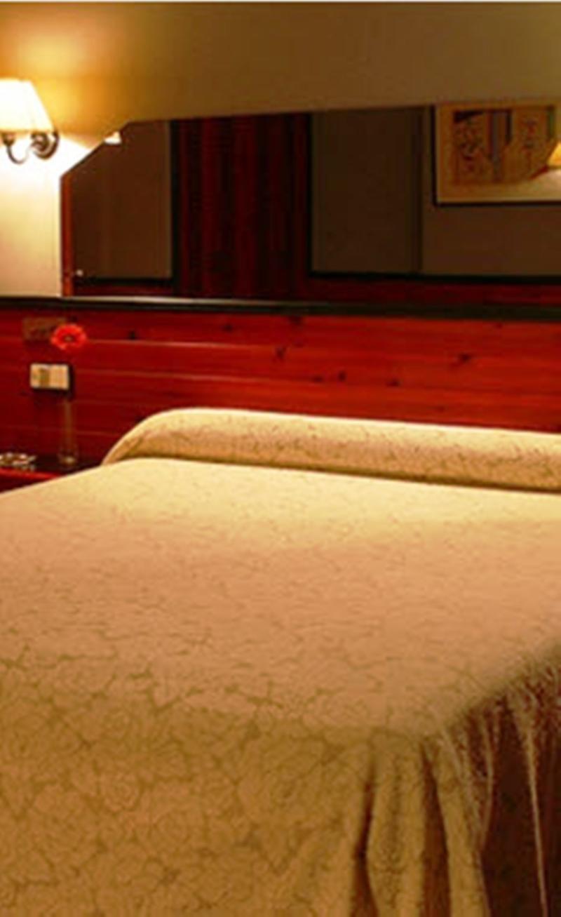 Hotel City House Las Lomas Oviedo Bagian luar foto