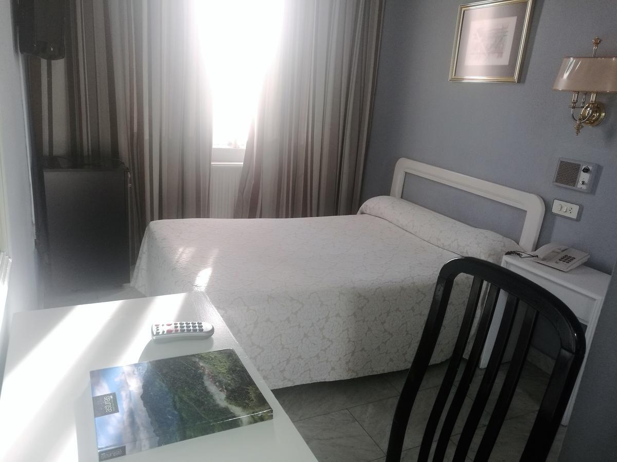 Hotel City House Las Lomas Oviedo Bagian luar foto