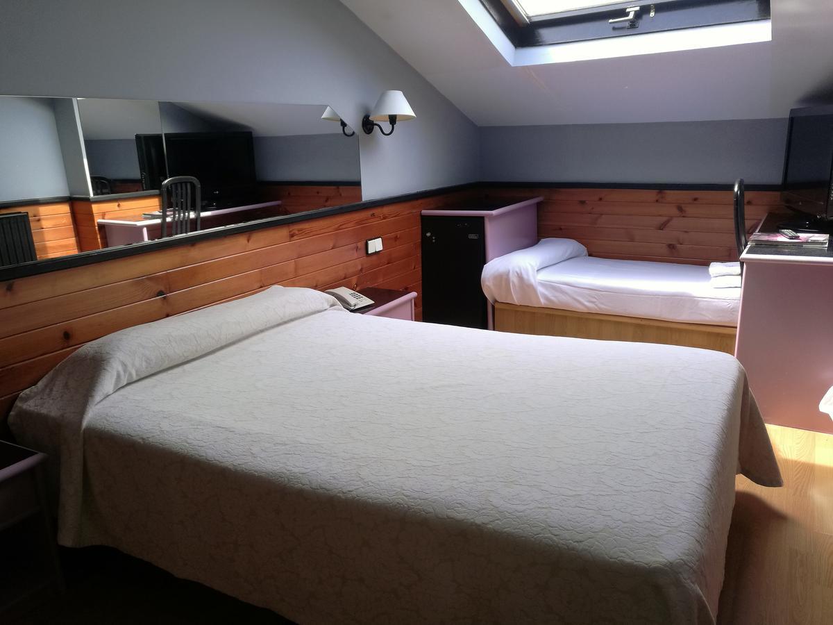 Hotel City House Las Lomas Oviedo Bagian luar foto