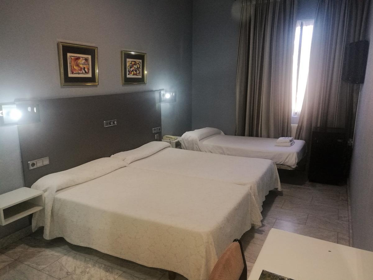 Hotel City House Las Lomas Oviedo Bagian luar foto