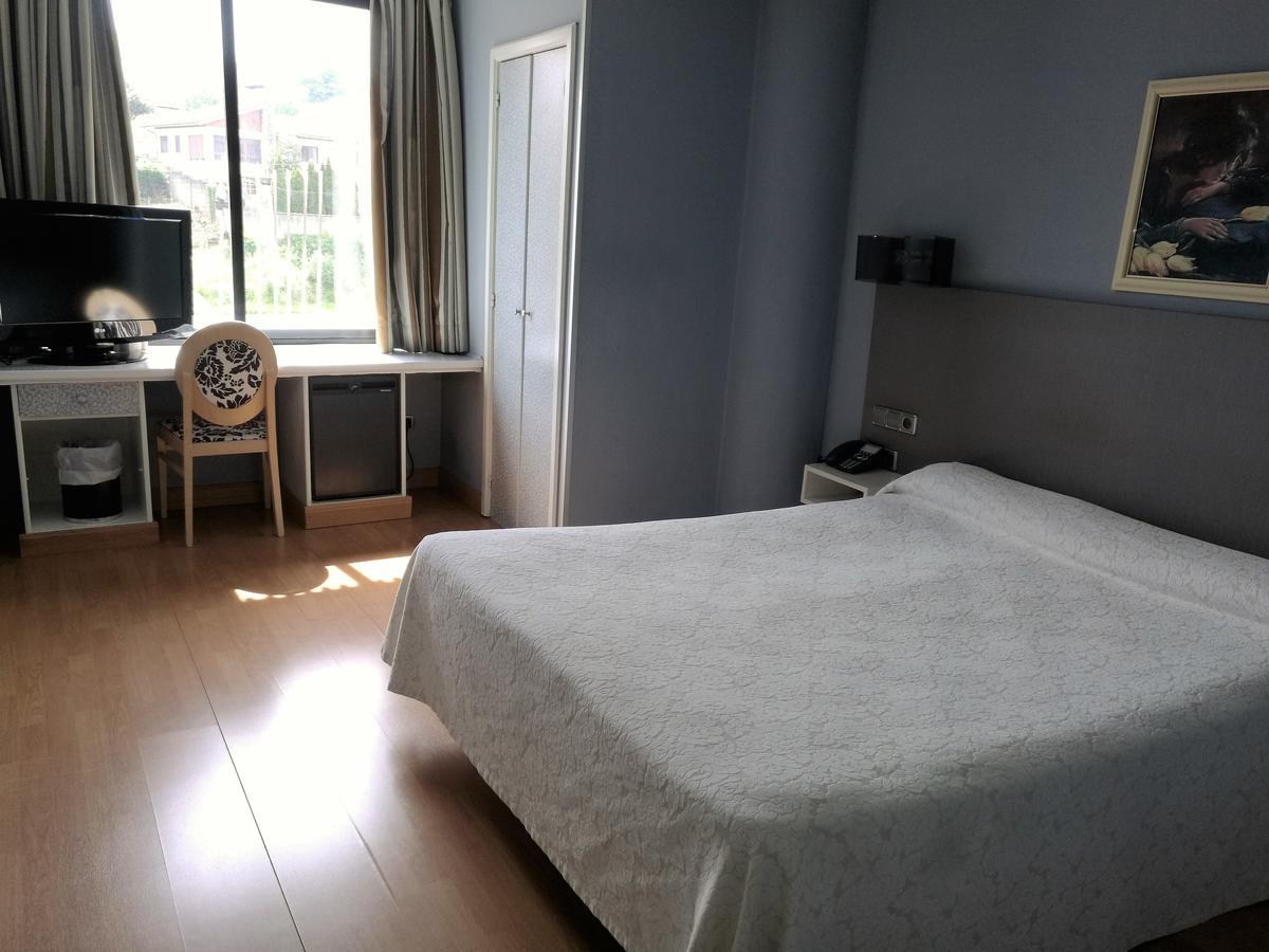 Hotel City House Las Lomas Oviedo Bagian luar foto