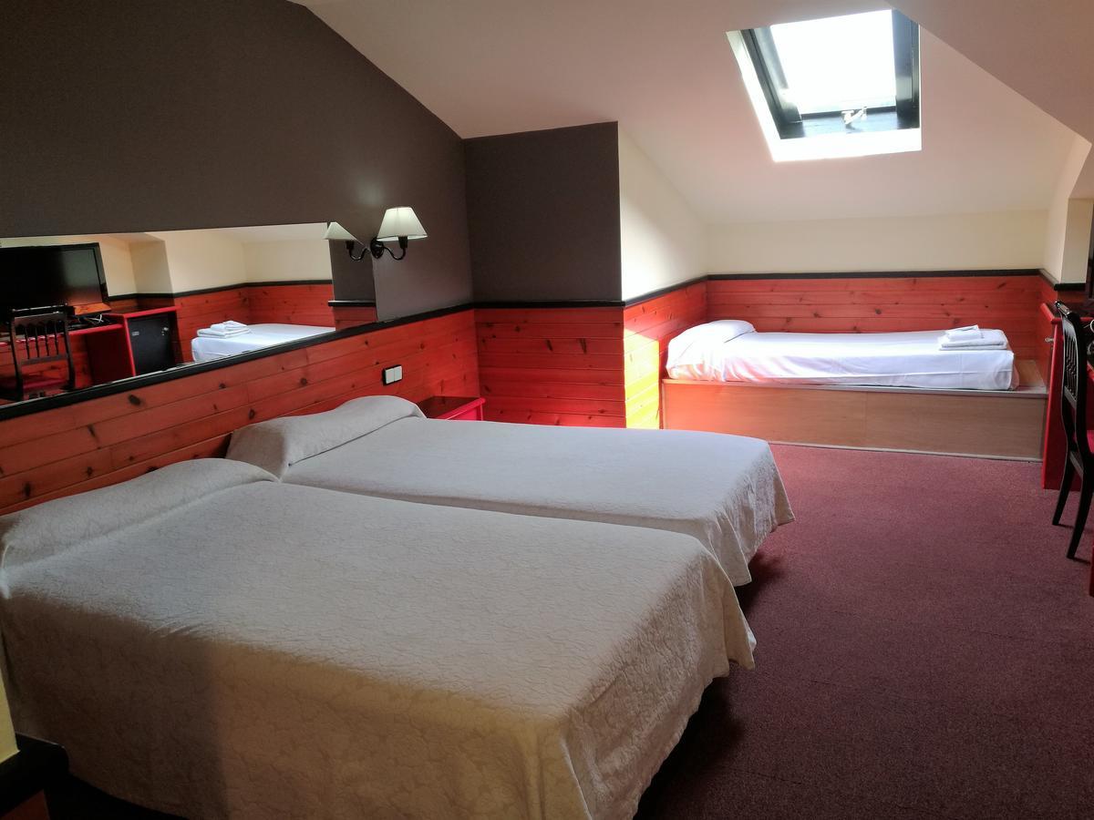 Hotel City House Las Lomas Oviedo Bagian luar foto
