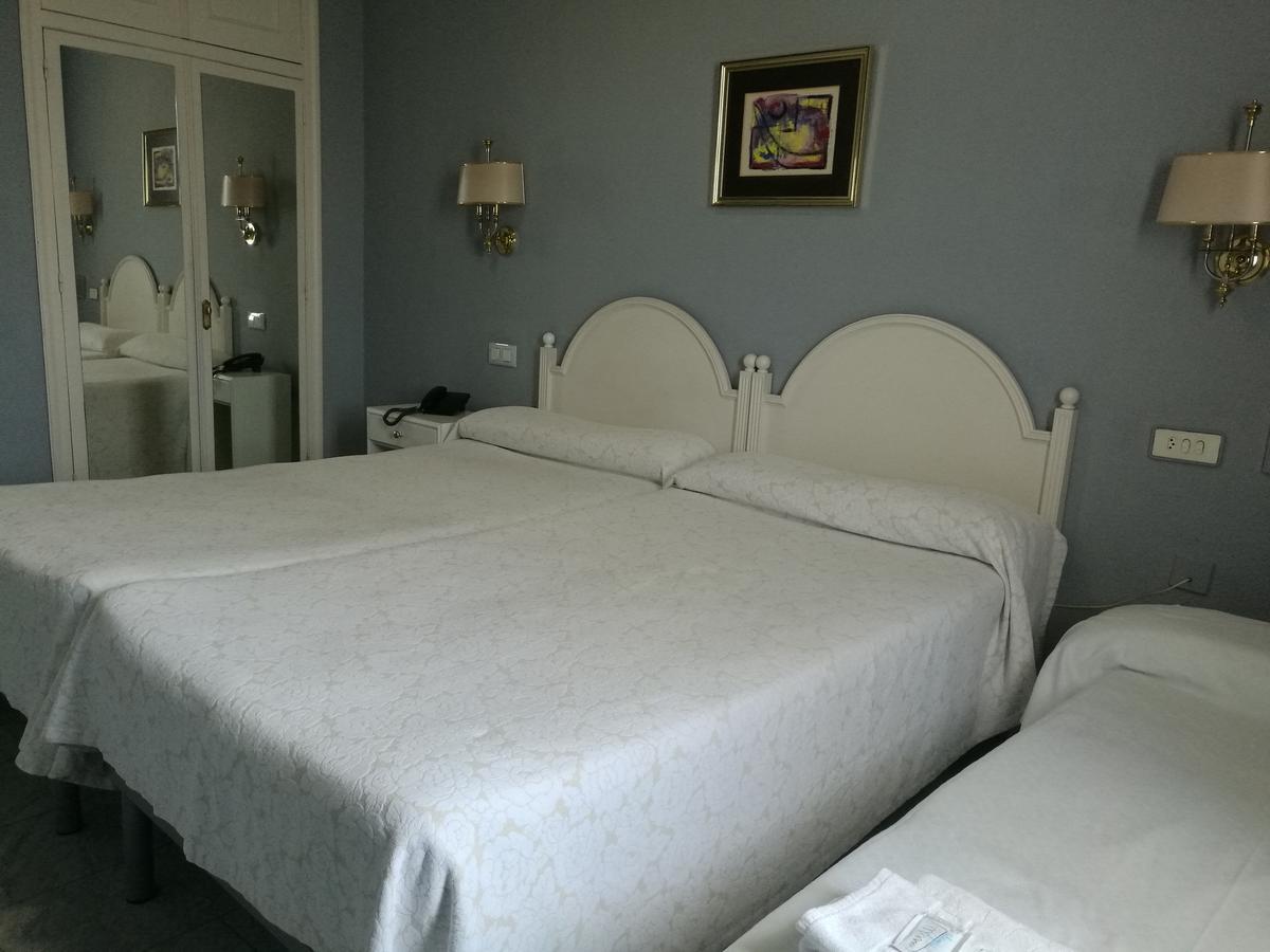 Hotel City House Las Lomas Oviedo Bagian luar foto