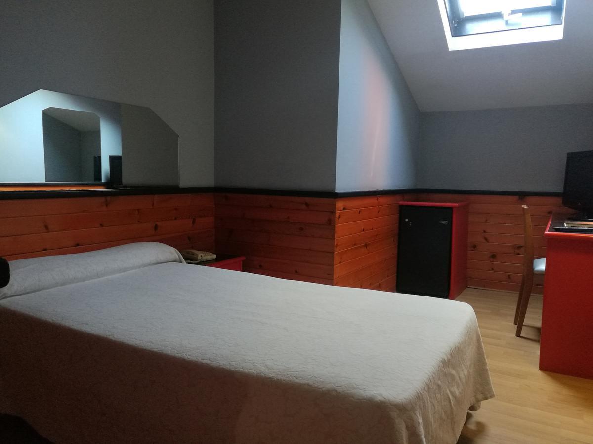 Hotel City House Las Lomas Oviedo Bagian luar foto