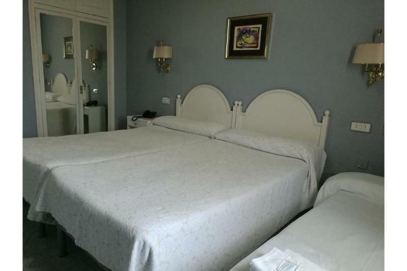 Hotel City House Las Lomas Oviedo Bagian luar foto